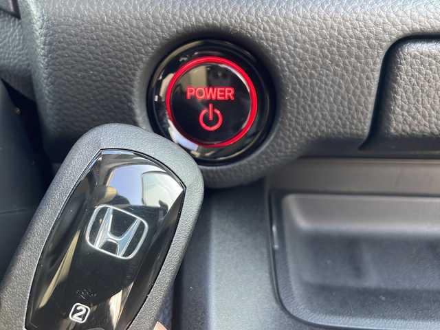 ホンダ ステップワゴン eHEV エアー EX 三重県 2025(令7)年 0.1千km プラチナホワイトパール 登録済未使用車/純正11.4型ナビ、フルセグTV/純正CD、DVD再生、Bluetooth/両側パワースライドドア/追従型クルーズコントロール/ブラインドスポットモニター/レーンキープ/パワーバックドア/シートヒーター/コーナーセンサー/スマートキー/プッシュスタート/パドルシフト/LEDオートライト/フォグランプ/オートホールド/USB、タイプC給電