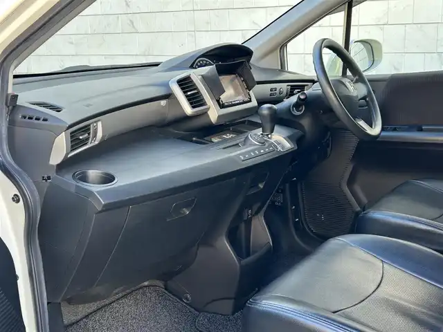 ホンダ フリード FLEX 愛知県 2011(平23)年 12.2万km プレミアムホワイトパール ワンオーナー/左リアパワースライドア/純正HDDナビ〈VXH-112VS〉/・DVD／ワンセグTV/バックカメラ/アンテナ分離型ETC/前方ドライブレコーダー〈FT-DR100S〉/社外レザー調シートカバー/社外15インチAW