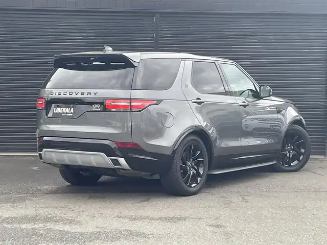 ランドローバー ランドローバー ディスカバリー HSE 静岡県 2018(平30)年 2万km グレー サンルーフ/コリスグレー/MERIDIANスピーカー/ダイナミックデザインパック/・コントラストルーフ/・ダイナミックエクステリア/シートパック/・12ウェイ運転席/・10ウェイ助手席/・グレインレザーシート/・運転席メモリー付きシート/エアサスペンション /シートヒーター /純正ナビ/(Bluetooth/AppleCarPlay/AndroidAuto/USB)/ACC/電動リアゲート/オートマチックハイビーム/360°カメラ/ETC/ドライブレコーダー