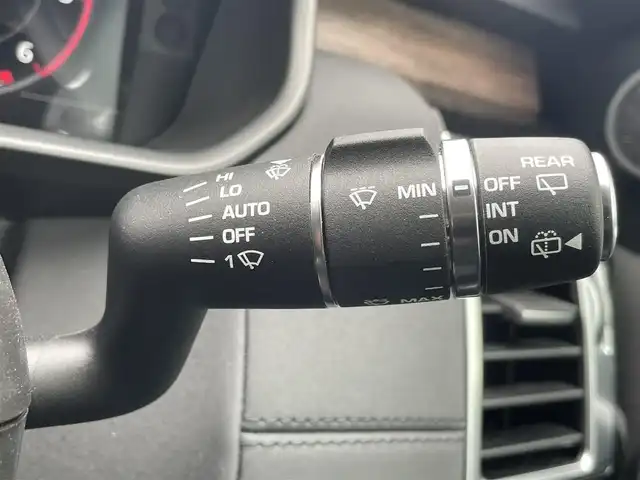 ランドローバー ランドローバー ディスカバリー HSE 静岡県 2018(平30)年 2万km グレー サンルーフ/コリスグレー/MERIDIANスピーカー/ダイナミックデザインパック/・コントラストルーフ/・ダイナミックエクステリア/シートパック/・12ウェイ運転席/・10ウェイ助手席/・グレインレザーシート/・運転席メモリー付きシート/エアサスペンション /シートヒーター /純正ナビ/(Bluetooth/AppleCarPlay/AndroidAuto/USB)/ACC/電動リアゲート/オートマチックハイビーム/360°カメラ/ETC/ドライブレコーダー