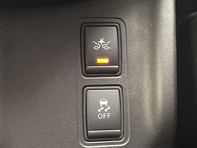 日産 セレナ ハイウェイスター Vセレクション 愛知県 2018(平30)年 6万km ブリリアントホワイトパール プロパイロット/SDナビ/フリップダウンモニター/全方位カメラ/両側パワースライドドア/レーダークルーズコントロール/コーナーセンサー/純正アルミホイール/LEDヘッドライト/リアオートエアコン/衝突軽減システム/フルセグ/CD DVD/Bluetooth/ステアリングスイッチ/スマートキー/プッシュスタート