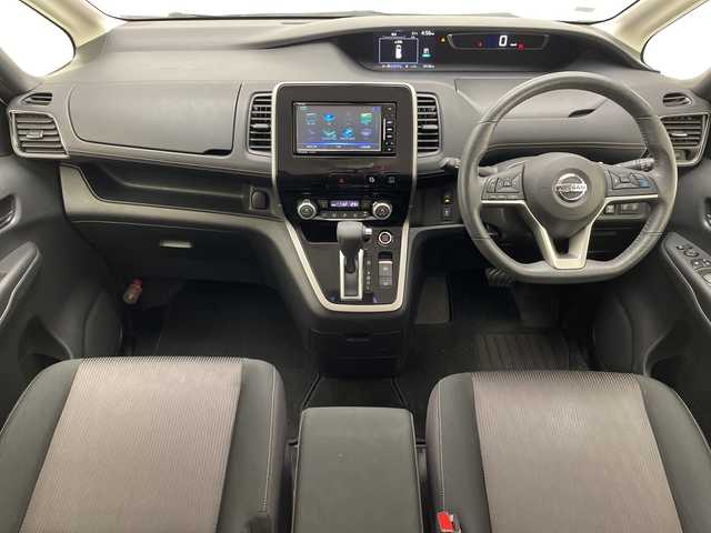 日産 セレナ ハイウェイスター Vセレクション 愛知県 2018(平30)年 6万km ブリリアントホワイトパール プロパイロット/SDナビ/フリップダウンモニター/全方位カメラ/両側パワースライドドア/レーダークルーズコントロール/コーナーセンサー/純正アルミホイール/LEDヘッドライト/リアオートエアコン/衝突軽減システム/フルセグ/CD DVD/Bluetooth/ステアリングスイッチ/スマートキー/プッシュスタート