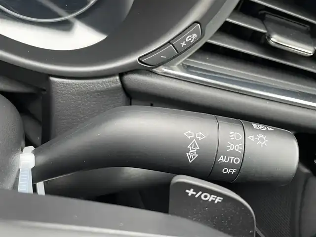 マツダ ＣＸ－３０ XD プロアクティブツーリングセレクション 香川県 2020(令2)年 3.2万km ソウルレッドクリスタルM 360°セーフティパッケージ/・360°ビューカメラ/・ドライバーモニタリング/純正SDナビ/(Bluetooth/DVD/AM/FM)/BOSEサウンド/ブラインドスポットモニター/ドライビングポジションメモリー機能 (パワーシート)/前席シートヒーター/パーキングセンサー/LEDヘッドライト/オートハイビーム/オートライト/純正18インチアルミホイール/革巻きステアリング/ステアリングリモコン/ステアリングヒーター/ETC/ドライブレコーダー