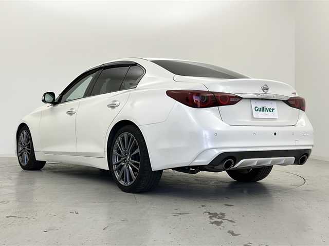 日産 スカイライン 400R 宮城県 2021(令3)年 7万km ブリリアントホワイトパール 禁煙車/BOSEサウンドスピーカー/エマージェンシーブレーキ/車線逸脱警報/アダプティブクルーズコントロール/ブラインドスポットモニター/セーフティシールド/アラウンドビューモニター/純正ナビ/・CD.DVD.SD.BT/フルセグTV/白本革シート/・前席パワーシート（D席シートメモリー）/・前席シートヒーター/ビルトインETC2.0/パドルシフト/ステアリングスイッチ/LEDヘッドライト/フォグランプ/プッシュスタート/スマートキー2個/レッドキャリパー/純正19インチアルミホイール/純正フロアマット