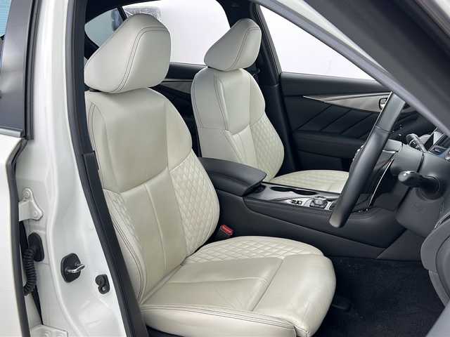 日産 スカイライン 400R 宮城県 2021(令3)年 7万km ブリリアントホワイトパール 禁煙車/BOSEサウンドスピーカー/エマージェンシーブレーキ/車線逸脱警報/アダプティブクルーズコントロール/ブラインドスポットモニター/セーフティシールド/アラウンドビューモニター/純正ナビ/・CD.DVD.SD.BT/フルセグTV/白本革シート/・前席パワーシート（D席シートメモリー）/・前席シートヒーター/ビルトインETC2.0/パドルシフト/ステアリングスイッチ/LEDヘッドライト/フォグランプ/プッシュスタート/スマートキー2個/レッドキャリパー/純正19インチアルミホイール/純正フロアマット