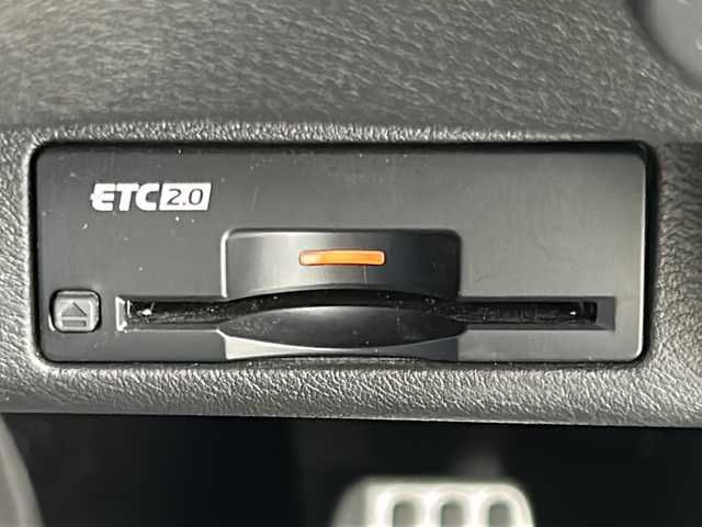 日産 スカイライン 400R 宮城県 2021(令3)年 7万km ブリリアントホワイトパール 禁煙車/BOSEサウンドスピーカー/エマージェンシーブレーキ/車線逸脱警報/アダプティブクルーズコントロール/ブラインドスポットモニター/セーフティシールド/アラウンドビューモニター/純正ナビ/・CD.DVD.SD.BT/フルセグTV/白本革シート/・前席パワーシート（D席シートメモリー）/・前席シートヒーター/ビルトインETC2.0/パドルシフト/ステアリングスイッチ/LEDヘッドライト/フォグランプ/プッシュスタート/スマートキー2個/レッドキャリパー/純正19インチアルミホイール/純正フロアマット