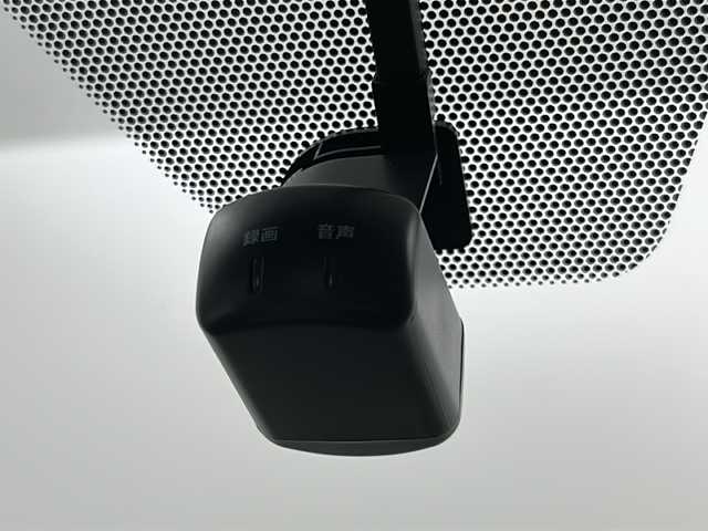 日産 スカイライン 400R 宮城県 2021(令3)年 7万km ブリリアントホワイトパール 禁煙車/BOSEサウンドスピーカー/エマージェンシーブレーキ/車線逸脱警報/アダプティブクルーズコントロール/ブラインドスポットモニター/セーフティシールド/アラウンドビューモニター/純正ナビ/・CD.DVD.SD.BT/フルセグTV/白本革シート/・前席パワーシート（D席シートメモリー）/・前席シートヒーター/ビルトインETC2.0/パドルシフト/ステアリングスイッチ/LEDヘッドライト/フォグランプ/プッシュスタート/スマートキー2個/レッドキャリパー/純正19インチアルミホイール/純正フロアマット