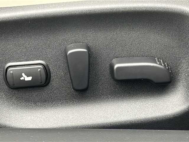 日産 スカイライン 400R 宮城県 2021(令3)年 7万km ブリリアントホワイトパール 禁煙車/BOSEサウンドスピーカー/エマージェンシーブレーキ/車線逸脱警報/アダプティブクルーズコントロール/ブラインドスポットモニター/セーフティシールド/アラウンドビューモニター/純正ナビ/・CD.DVD.SD.BT/フルセグTV/白本革シート/・前席パワーシート（D席シートメモリー）/・前席シートヒーター/ビルトインETC2.0/パドルシフト/ステアリングスイッチ/LEDヘッドライト/フォグランプ/プッシュスタート/スマートキー2個/レッドキャリパー/純正19インチアルミホイール/純正フロアマット