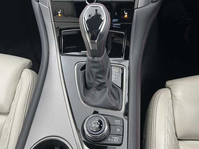 日産 スカイライン 400R 宮城県 2021(令3)年 7万km ブリリアントホワイトパール 禁煙車/BOSEサウンドスピーカー/エマージェンシーブレーキ/車線逸脱警報/アダプティブクルーズコントロール/ブラインドスポットモニター/セーフティシールド/アラウンドビューモニター/純正ナビ/・CD.DVD.SD.BT/フルセグTV/白本革シート/・前席パワーシート（D席シートメモリー）/・前席シートヒーター/ビルトインETC2.0/パドルシフト/ステアリングスイッチ/LEDヘッドライト/フォグランプ/プッシュスタート/スマートキー2個/レッドキャリパー/純正19インチアルミホイール/純正フロアマット