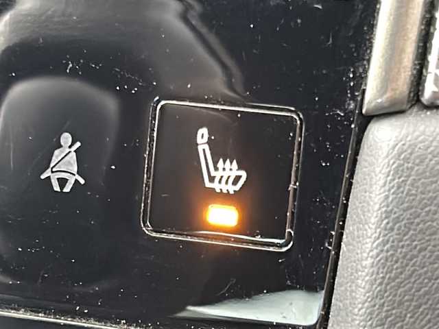 日産 スカイライン 400R 宮城県 2021(令3)年 7万km ブリリアントホワイトパール 禁煙車/BOSEサウンドスピーカー/エマージェンシーブレーキ/車線逸脱警報/アダプティブクルーズコントロール/ブラインドスポットモニター/セーフティシールド/アラウンドビューモニター/純正ナビ/・CD.DVD.SD.BT/フルセグTV/白本革シート/・前席パワーシート（D席シートメモリー）/・前席シートヒーター/ビルトインETC2.0/パドルシフト/ステアリングスイッチ/LEDヘッドライト/フォグランプ/プッシュスタート/スマートキー2個/レッドキャリパー/純正19インチアルミホイール/純正フロアマット