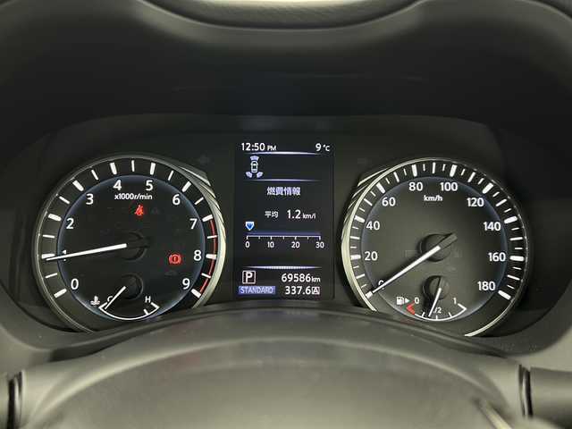 日産 スカイライン 400R 宮城県 2021(令3)年 7万km ブリリアントホワイトパール 禁煙車/BOSEサウンドスピーカー/エマージェンシーブレーキ/車線逸脱警報/アダプティブクルーズコントロール/ブラインドスポットモニター/セーフティシールド/アラウンドビューモニター/純正ナビ/・CD.DVD.SD.BT/フルセグTV/白本革シート/・前席パワーシート（D席シートメモリー）/・前席シートヒーター/ビルトインETC2.0/パドルシフト/ステアリングスイッチ/LEDヘッドライト/フォグランプ/プッシュスタート/スマートキー2個/レッドキャリパー/純正19インチアルミホイール/純正フロアマット