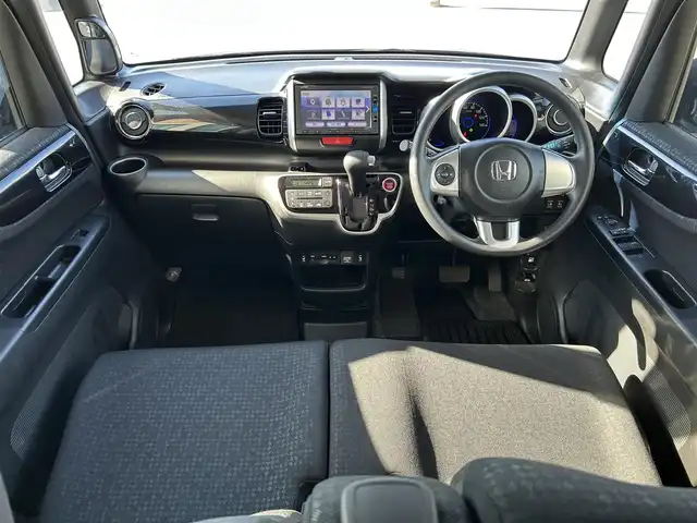 ホンダ Ｎ ＢＯＸ カスタム SSパッケージ 和歌山県 2017(平29)年 1.1万km シャイニンググレーM 純正ナビ/(AM/FM/CD/DVD/Bluetooth/TV)/バックカメラ/横滑り防止機能/シートヒーター/オートライト/両側パワースライドドア/ビルトインETC/ECON/ステアリングスイッチ/パワーウインドウ/プッシュスタート/スマートキー/電動格納ミラー/純正AW