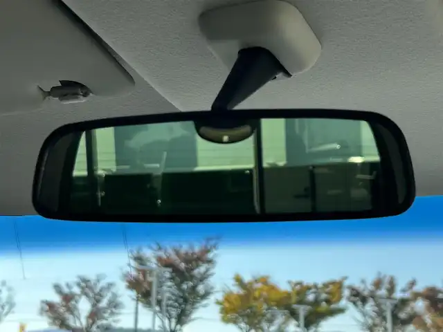 ホンダ Ｎ ＢＯＸ カスタム SSパッケージ 和歌山県 2017(平29)年 1.1万km シャイニンググレーM 純正ナビ/(AM/FM/CD/DVD/Bluetooth/TV)/バックカメラ/横滑り防止機能/シートヒーター/オートライト/両側パワースライドドア/ビルトインETC/ECON/ステアリングスイッチ/パワーウインドウ/プッシュスタート/スマートキー/電動格納ミラー/純正AW