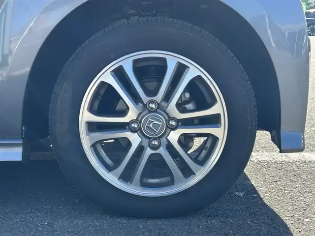 ホンダ Ｎ ＢＯＸ カスタム SSパッケージ 和歌山県 2017(平29)年 1.1万km シャイニンググレーM 純正ナビ/(AM/FM/CD/DVD/Bluetooth/TV)/バックカメラ/横滑り防止機能/シートヒーター/オートライト/両側パワースライドドア/ビルトインETC/ECON/ステアリングスイッチ/パワーウインドウ/プッシュスタート/スマートキー/電動格納ミラー/純正AW