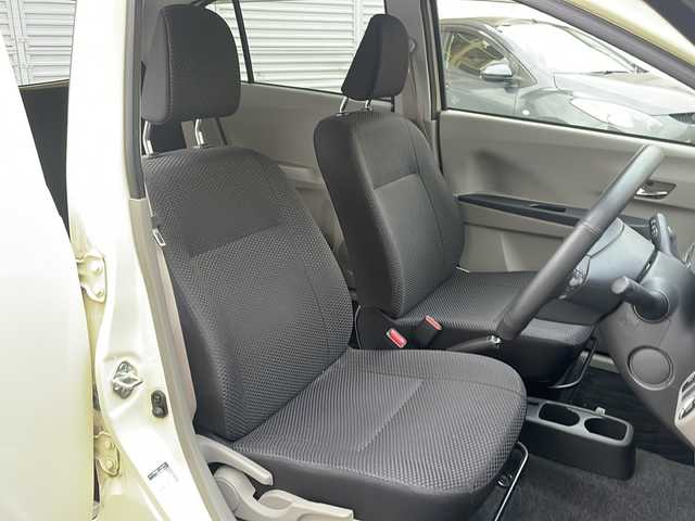 トヨタ ピクシスエポック G SA 千葉県 2014(平26)年 0.5万km コットンアイボリー スマートアシスト/純正SDナビ/ワンセグTV/【CD再生機能　Bluetooth接続】/ドライブレコーダー/革巻きステアリング/ウインカーミラー/純正14インチアルミホイル/スマートキー