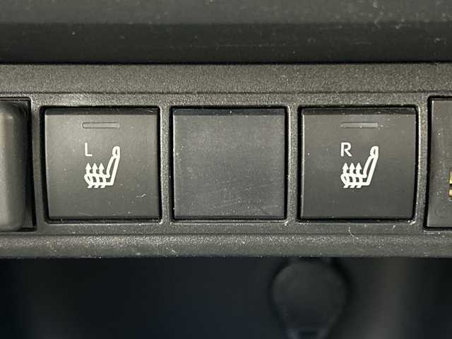 トヨタ ヤリスクロス Z 三重県 2020(令2)年 2.6万km ホワイトパールクリスタルシャイン /禁煙車//純正ディスプレイオーディオ/・フルセグ・Bluetooth・AppleCarPlay・AndroidAuto//バックカメラ//トヨタセーフティセンス//プリクラッシュセーフティ//オートマチックハイビーム//レーントレーシングアシスト//レーダークルーズコントロール//前席シートヒーター//運転席パワーシート//ビルトインETC//クリアランスソナー//前方ドライブレコーダー//純正18インチAW