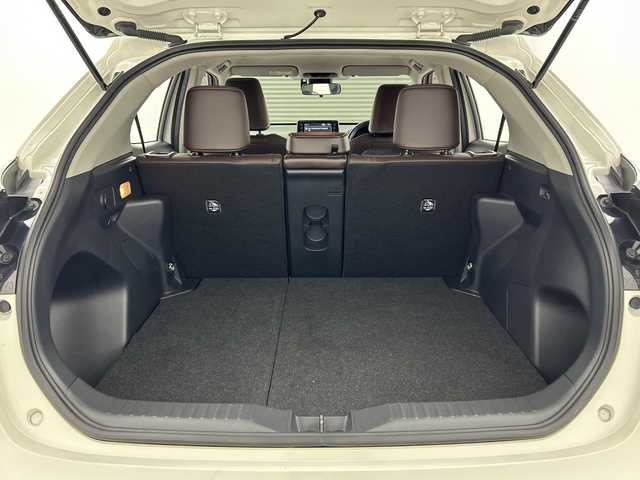 トヨタ ヤリスクロス Z 三重県 2020(令2)年 2.6万km ホワイトパールクリスタルシャイン /禁煙車//純正ディスプレイオーディオ/・フルセグ・Bluetooth・AppleCarPlay・AndroidAuto//バックカメラ//トヨタセーフティセンス//プリクラッシュセーフティ//オートマチックハイビーム//レーントレーシングアシスト//レーダークルーズコントロール//前席シートヒーター//運転席パワーシート//ビルトインETC//クリアランスソナー//前方ドライブレコーダー//純正18インチAW