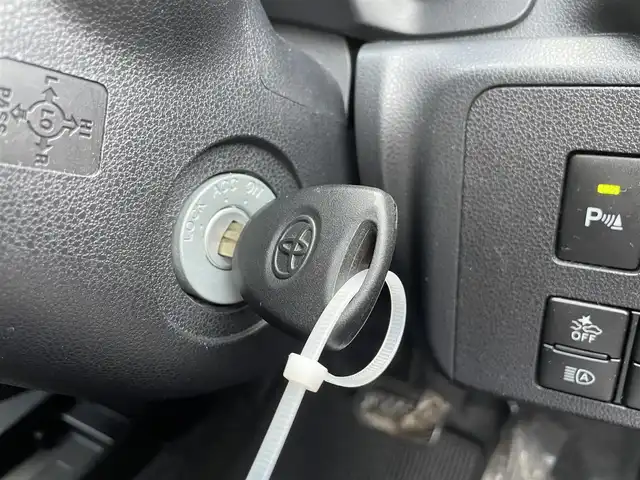 トヨタ ピクシスエポック L SAⅢ 島根県 2017(平29)年 2.9万km ブライトシルバーM 登録時走行距離28548km/社外ナビ(Bluetooth/AM/FM/CD/DVD)/フルセグテレビ/アイドリングストップ/衝突被害軽減ブレーキ/レーンキープアシスト/横滑り防止装置/前後コーナーセンサー/社外13インチAW/スペアキー/ドアバイザー/4WD/禁煙車