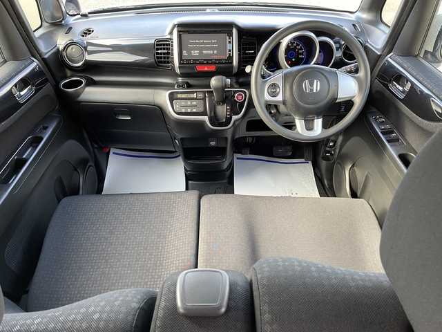 ホンダ Ｎ ＢＯＸ 宮城県 2015(平27)年 6.8万km プレミアムホワイトパールⅡ 【(株)IDOMが運営する【じしゃロン仙台店】の自社ローン対象車両になります。こちらは現金ご利用時の価格です。自社ローンご希望の方は別途その旨お申付け下さい。】/純正SDナビ/フルセグ/バックカメラ/Bluetooth/ETC/片側パワスラ/純正フロアマット/純正ホイール