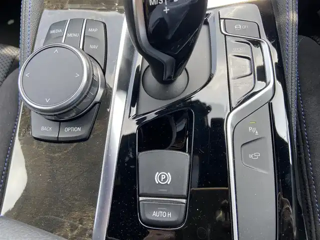 ＢＭＷ ５２３ｄ Mスポーツ 栃木県 2018(平30)年 4.7万km アルピンホワイトⅢ HUD/ACC/レーンキープ/ブラインドS/インテリジェントS/純正ナビ/フルセグ /パワーシート/電動リアゲート/ETC/LED/クリアランスソナー/純正19インチAW/社外ドラレコ