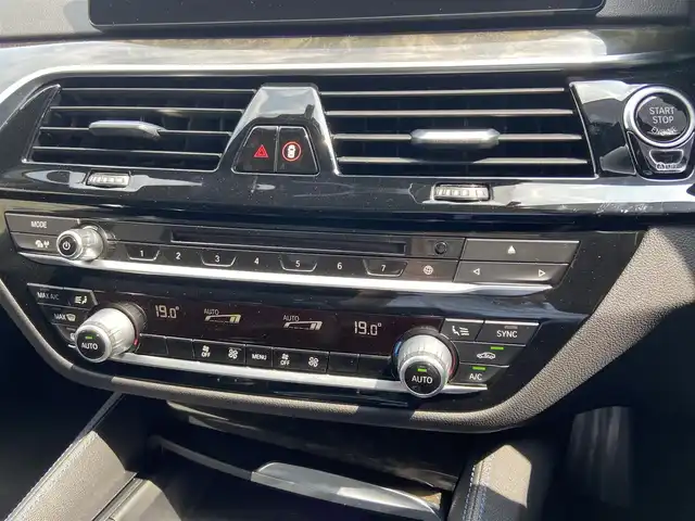ＢＭＷ ５２３ｄ Mスポーツ 栃木県 2018(平30)年 4.7万km アルピンホワイトⅢ HUD/ACC/レーンキープ/ブラインドS/インテリジェントS/純正ナビ/フルセグ /パワーシート/電動リアゲート/ETC/LED/クリアランスソナー/純正19インチAW/社外ドラレコ