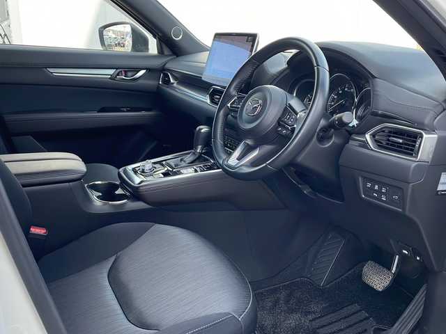 マツダ ＣＸ－８ 25T プロアクティブ 道東・釧路十勝 2019(令1)年 5.6万km スノーフレイクホワイトパールマイカ ・４WD/・アルパイン11インチフローティングナビ/（CD・DVD・SD・AM・FM・SD・BT・フルセグ）/・全方位カメラ/・電動格納ミラー/・ドアバイザー/・パワーバックドア/・レーンキープアシスト/・リアパーキングセンサー/・アイドリングストップ/・アダプティブクルーズコントロール/・革巻きステアリング/・スマートキー/・プッシュスタート/・MTモード付AT/・ステアリングヒーター/・前席シートヒーター/・ETC２．０/・社外AW付冬タイヤ積込