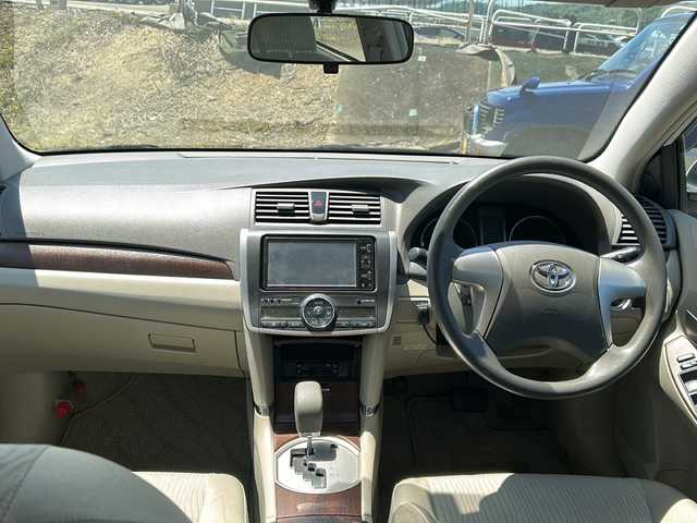 トヨタ プレミオ 1．5F Lパッケージ 新潟県 2010(平22)年 6.3万km ホワイトパールクリスタルシャイン ４WD/スペアタイヤ/ジャッキ/ETC/ワンセグテレビ/プッシュスタート/アンチロックブレーキシステム/DVD再生機能/フロアマット純正