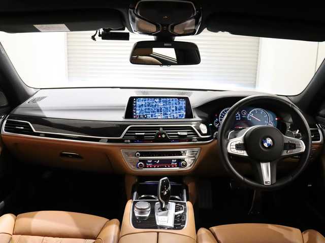ＢＭＷ ７４０ｄ xDrive Mスポーツ 静岡県 2018(平30)年 3.6万km パール 衝突軽減ブレーキ　/茶革　/ハーマンカードン　/ＡＣＣ　/ＬＥＤ　/３６０°カメラ　/ＳＲ　/ＨＵＤ　/ジェスチャーコントロール　/パワーシート／ヒーター／エアー／メモリ　/パドルシフト　/純正ナビＴＶ　/ドラレコ