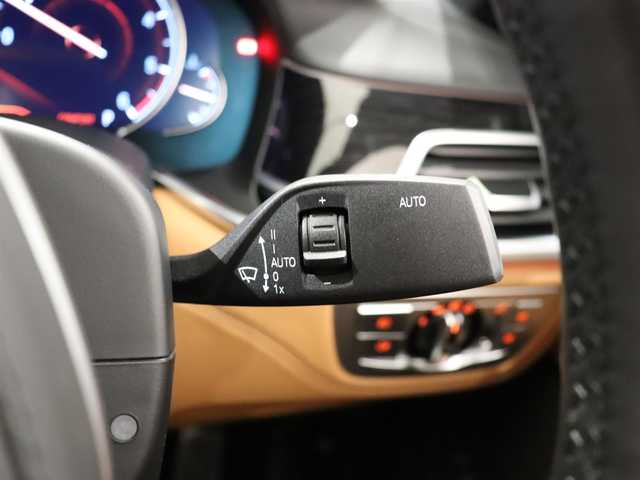 ＢＭＷ ７４０ｄ xDrive Mスポーツ 静岡県 2018(平30)年 3.6万km パール 衝突軽減ブレーキ　/茶革　/ハーマンカードン　/ＡＣＣ　/ＬＥＤ　/３６０°カメラ　/ＳＲ　/ＨＵＤ　/ジェスチャーコントロール　/パワーシート／ヒーター／エアー／メモリ　/パドルシフト　/純正ナビＴＶ　/ドラレコ