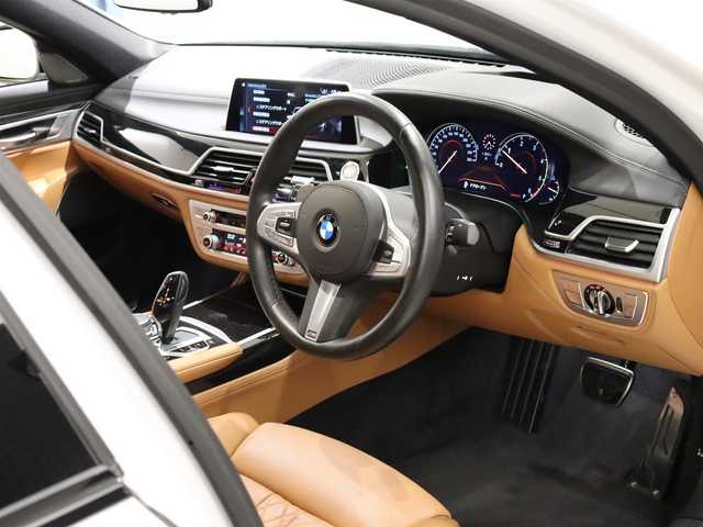 ＢＭＷ ７４０ｄ xDrive Mスポーツ 静岡県 2018(平30)年 3.6万km パール 衝突軽減ブレーキ　/茶革　/ハーマンカードン　/ＡＣＣ　/ＬＥＤ　/３６０°カメラ　/ＳＲ　/ＨＵＤ　/ジェスチャーコントロール　/パワーシート／ヒーター／エアー／メモリ　/パドルシフト　/純正ナビＴＶ　/ドラレコ