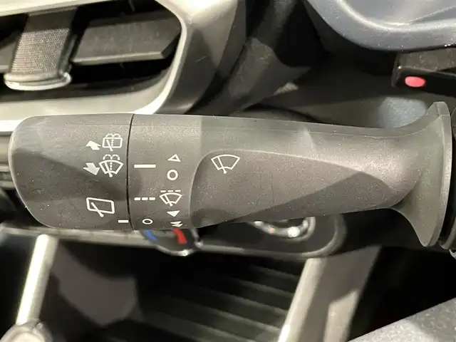 トヨタ ライズ Z 愛知県 2022(令4)年 3.3万km ブラックマイカメタリック 純正９インチＳＤナビ　/（Bluetooth/フルセグTV/SD/FM/AM/CD・DVD再生）/ブラインドスポットモニター　/スマートアシスト　/　　-レーダークルーズコントロール　/　　-衝突回避支援ブレーキ/　　-車線逸脱警報/　　-先行車発進お知らせ/　　-コーナーセンサー/ビルトインＥＴＣ　/シートヒーター　/ＬＥＤヘッドライト/LEDフォグランプ　/バックカメラ　/ドライブレコーダー　/ＵＳＢ接続/アイドリングストップ
