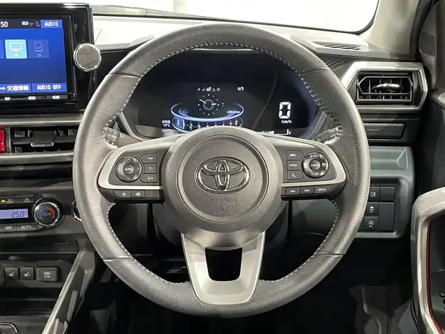 トヨタ ライズ Z 愛知県 2022(令4)年 3.3万km ブラックマイカメタリック 純正９インチＳＤナビ　/（Bluetooth/フルセグTV/SD/FM/AM/CD・DVD再生）/ブラインドスポットモニター　/スマートアシスト　/　　-レーダークルーズコントロール　/　　-衝突回避支援ブレーキ/　　-車線逸脱警報/　　-先行車発進お知らせ/　　-コーナーセンサー/ビルトインＥＴＣ　/シートヒーター　/ＬＥＤヘッドライト/LEDフォグランプ　/バックカメラ　/ドライブレコーダー　/ＵＳＢ接続/アイドリングストップ