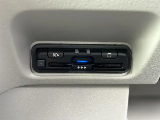 ホンダ Ｎ ＢＯＸ 奈良県 2024(令6)年 0.3万km ルナシルバーM 純正ナビ　/フルセグＴＶ　/BT/CD/DVD/SD/USB/iPod/両側パワースライドドア　/ビルトインＥＴＣ　/純正ドライブレコーダー　/前後コーナーセンサー　/ＬＥＤヘッドライト　/オートライト/シートヒーター　/追従型クルーズコントロール　/ホンダセンシング　/ＡＡＣ/ベンチシート/チップアップシート/レーンキープアシスト/盗難防止装置/横滑り防止装置