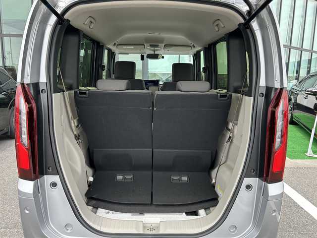 ホンダ Ｎ ＢＯＸ 奈良県 2024(令6)年 0.3万km ルナシルバーM 純正ナビ　/フルセグＴＶ　/BT/CD/DVD/SD/USB/iPod/両側パワースライドドア　/ビルトインＥＴＣ　/純正ドライブレコーダー　/前後コーナーセンサー　/ＬＥＤヘッドライト　/オートライト/シートヒーター　/追従型クルーズコントロール　/ホンダセンシング　/ＡＡＣ/ベンチシート/チップアップシート/レーンキープアシスト/盗難防止装置/横滑り防止装置