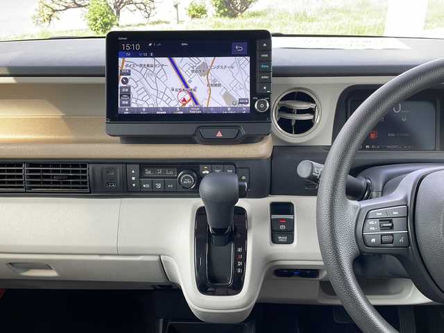 ホンダ Ｎ ＢＯＸ 大阪府 2024(令6)年 0.3万km ルナシルバーM 純正ナビ　/フルセグＴＶ　/BT/CD/DVD/SD/USB/iPod/両側パワースライドドア　/ビルトインＥＴＣ　/純正ドライブレコーダー　/前後コーナーセンサー　/ＬＥＤヘッドライト　/オートライト/シートヒーター　/追従型クルーズコントロール　/ホンダセンシング　/ＡＡＣ/ベンチシート/チップアップシート/レーンキープアシスト/盗難防止装置/横滑り防止装置