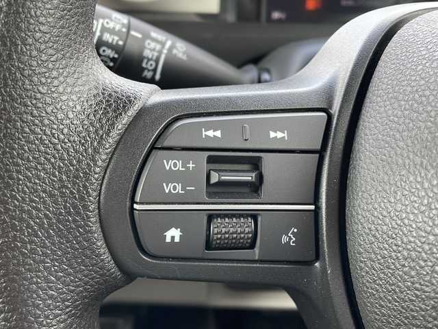 ホンダ Ｎ ＢＯＸ 大阪府 2024(令6)年 0.3万km ルナシルバーM 純正ナビ　/フルセグＴＶ　/BT/CD/DVD/SD/USB/iPod/両側パワースライドドア　/ビルトインＥＴＣ　/純正ドライブレコーダー　/前後コーナーセンサー　/ＬＥＤヘッドライト　/オートライト/シートヒーター　/追従型クルーズコントロール　/ホンダセンシング　/ＡＡＣ/ベンチシート/チップアップシート/レーンキープアシスト/盗難防止装置/横滑り防止装置