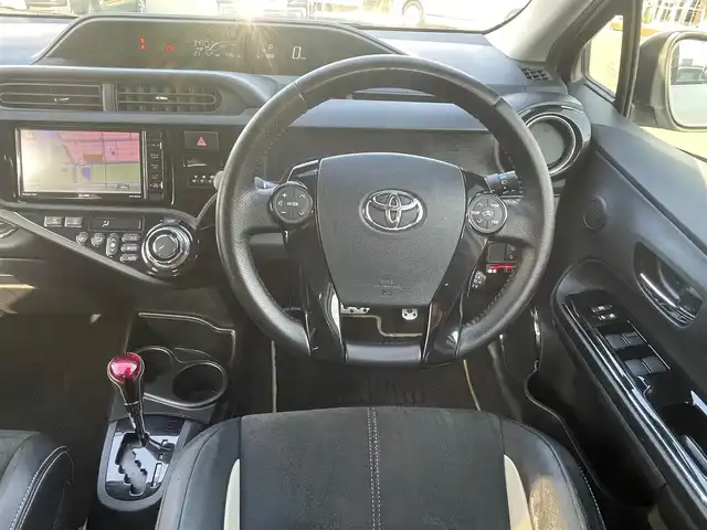 トヨタ アクア G G’s 島根県 2016(平28)年 4.4万km ライムホワイトパールクリスタルシャイン 社外ＳＤナビ　/フルセグＴＶ　/ＤＶＤ再生　/Ｂｌｕｅｔｏｏｔｈ接続　/バックカメラ　/ＥＴＣ　/衝突軽減ブレーキ　/クルーズコントロール　/レーンキープアシスト/横滑り防止装置/オート／ハイビームライト　/スマートキー　/プッシュスタート　/純正17インチアルミホイール　/純正フロアマット
