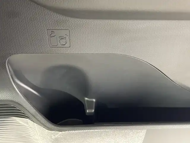 トヨタ ルーミー カスタムG 福岡県 2022(令4)年 1.1万km パールホワイトⅢ 純正9インチナビ/Bluetooth/フルセグTV/CD/DVD/全方位カメラ/両側パワースライドドア/レーダークルーズコントロール/衝突被害軽減ブレーキ/横滑り防止装置/コーナーセンサー/アイドリングストップ/シートヒーター/ドライブレコーダー/ビルトインETC/純正アルミホイール/LEDオートライト/電動格納ミラー