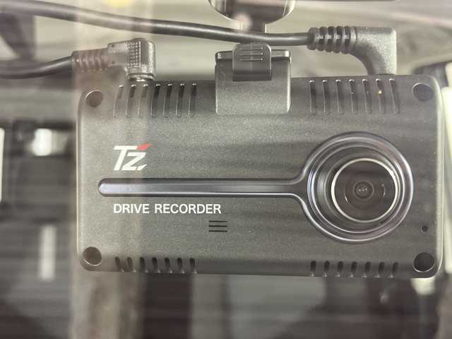 トヨタ ルーミー カスタムG 福岡県 2022(令4)年 1.1万km パールホワイトⅢ 純正9インチナビ/Bluetooth/フルセグTV/CD/DVD/全方位カメラ/両側パワースライドドア/レーダークルーズコントロール/衝突被害軽減ブレーキ/横滑り防止装置/コーナーセンサー/アイドリングストップ/シートヒーター/ドライブレコーダー/ビルトインETC/純正アルミホイール/LEDオートライト/電動格納ミラー