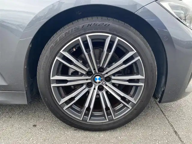 ＢＭＷ ３２０ｄ xDrive Mスポーツ 福岡県 2020(令2)年 3.6万km ミネラルグレー ・アクティブクルーズコントロール/・純正HDDナビ/USB/Bluetooth/AppleCarPlay/・全方位カメラ/・ハーフレザーシート/シートヒーター/・ETC/・純正18AW/・プッシュスタート/・パーキングアシスト/・アイドリングストップ/・スマートキー/・スペアキー/・電動リアゲート/・パワーシート/・レーンキープアシスト/・オートライト/・LEDライト/・保証書/・取扱説明書