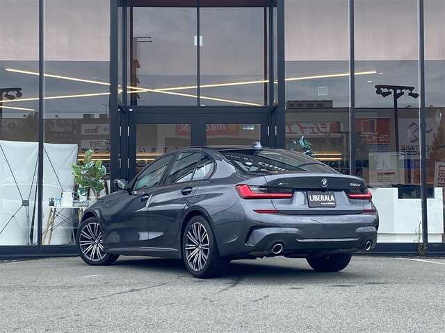 ＢＭＷ ３２０ｄ xDrive Mスポーツ 福岡県 2020(令2)年 3.6万km ミネラルグレー ・アクティブクルーズコントロール/・純正HDDナビ/USB/Bluetooth/AppleCarPlay/・全方位カメラ/・ハーフレザーシート/シートヒーター/・ETC/・純正18AW/・プッシュスタート/・パーキングアシスト/・アイドリングストップ/・スマートキー/・スペアキー/・電動リアゲート/・パワーシート/・レーンキープアシスト/・オートライト/・LEDライト/・保証書/・取扱説明書