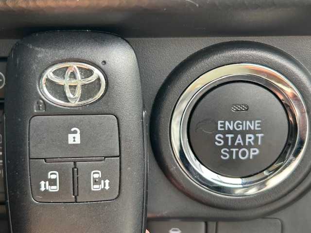 トヨタ ルーミー カスタムG 茨城県 2021(令3)年 3.1万km クールバイオレットクリスタルシャイン 純正9インチメモリナビ/AM/FM/フルセグTV/BT/USB/AppleCarPlay/AndroidAuto/バックカメラ/アラウンドビューモニター/横滑り防止装置/盗難防止装置/前後コーナーセンサー/パーキングアシスト/両側パワースライドドア/クルーズコントロール/LEDオートライト/シートヒーター/純正１４インチアルミホイール/アイドリングストップ/ステアリングリモコン/ブレーキホールド/USBポート/スマートキー/プッシュスタート/ビルドインETC