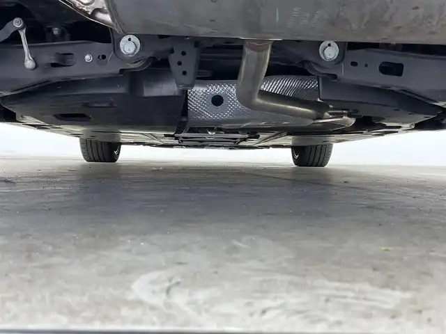 トヨタ プリウス A ツーリングセレクション 千葉県 2019(令1)年 2.8万km ホワイトパールクリスタルシャイン 禁煙車/トヨタセーフティセンス/・プリクラッシュセーフティ/・レーダークルーズコントロール/・レーンディパーチャーアラート/・ロードサインアシスト/純正9インチナビ/CD/DVD/Bluetooth/フルセグ/バックカメラ/レーダークルーズコントロール/LEDオートライト/レザーシート/パワーシート/シートヒーター/純正17インチアルミホイール/オートエアコン/アイドリングストップ/プッシュスタート/スマートキー/取扱説明書