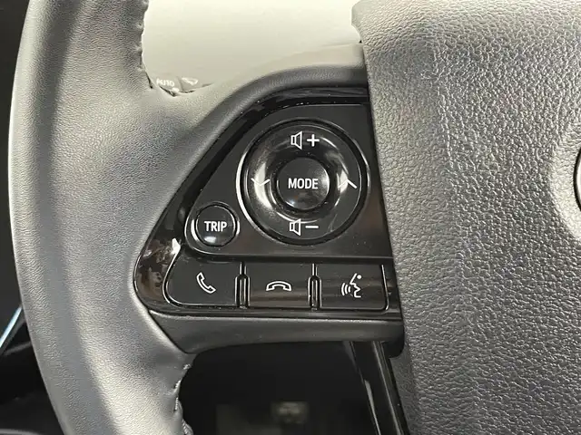 トヨタ プリウス A ツーリングセレクション 千葉県 2019(令1)年 2.8万km ホワイトパールクリスタルシャイン 禁煙車/トヨタセーフティセンス/・プリクラッシュセーフティ/・レーダークルーズコントロール/・レーンディパーチャーアラート/・ロードサインアシスト/純正9インチナビ/CD/DVD/Bluetooth/フルセグ/バックカメラ/レーダークルーズコントロール/LEDオートライト/レザーシート/パワーシート/シートヒーター/純正17インチアルミホイール/オートエアコン/アイドリングストップ/プッシュスタート/スマートキー/取扱説明書