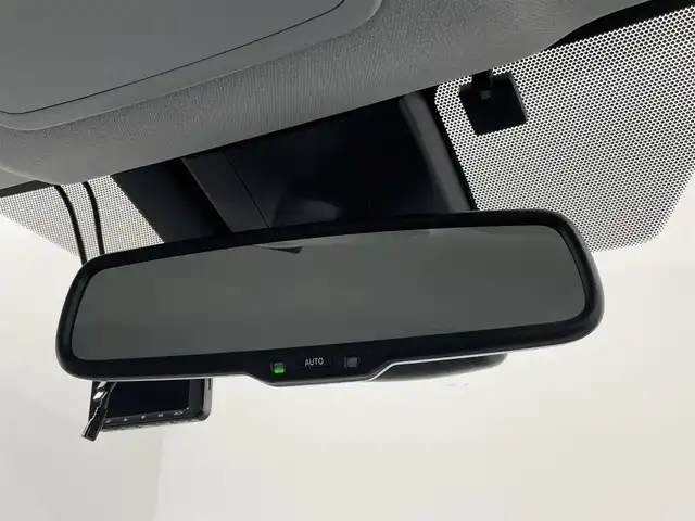 トヨタ プリウス A ツーリングセレクション 千葉県 2019(令1)年 2.8万km ホワイトパールクリスタルシャイン 禁煙車/トヨタセーフティセンス/・プリクラッシュセーフティ/・レーダークルーズコントロール/・レーンディパーチャーアラート/・ロードサインアシスト/純正9インチナビ/CD/DVD/Bluetooth/フルセグ/バックカメラ/レーダークルーズコントロール/LEDオートライト/レザーシート/パワーシート/シートヒーター/純正17インチアルミホイール/オートエアコン/アイドリングストップ/プッシュスタート/スマートキー/取扱説明書