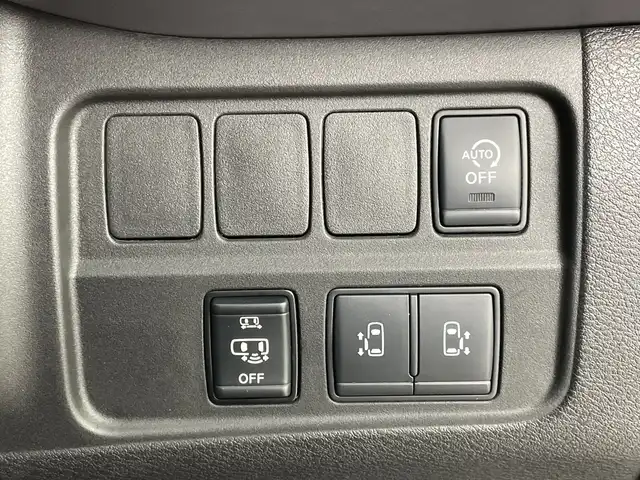 日産 セレナ ハイウェイスター 新潟県 2019(令1)年 6.4万km ダイヤモンドブラック プロパイロット /9インチナビ ・フルセグTV /全方位カメラ /USB入力端子/ETC /両側電動スライドドア /ブラインドスポットモニター /電動パーキングブレーキ・オートホールド有/LEDヘッドライト/オートライト/純正フロアマット/プッシュスタート /スマートキー