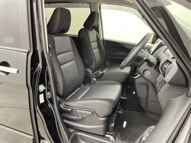 日産 セレナ ハイウェイスター 新潟県 2019(令1)年 6.4万km ダイヤモンドブラック プロパイロット /9インチナビ ・フルセグTV /全方位カメラ /USB入力端子/ETC /両側電動スライドドア /ブラインドスポットモニター /電動パーキングブレーキ・オートホールド有/LEDヘッドライト/オートライト/純正フロアマット/プッシュスタート /スマートキー