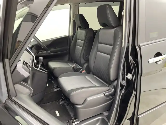 日産 セレナ ハイウェイスター 新潟県 2019(令1)年 6.4万km ダイヤモンドブラック プロパイロット /9インチナビ ・フルセグTV /全方位カメラ /USB入力端子/ETC /両側電動スライドドア /ブラインドスポットモニター /電動パーキングブレーキ・オートホールド有/LEDヘッドライト/オートライト/純正フロアマット/プッシュスタート /スマートキー