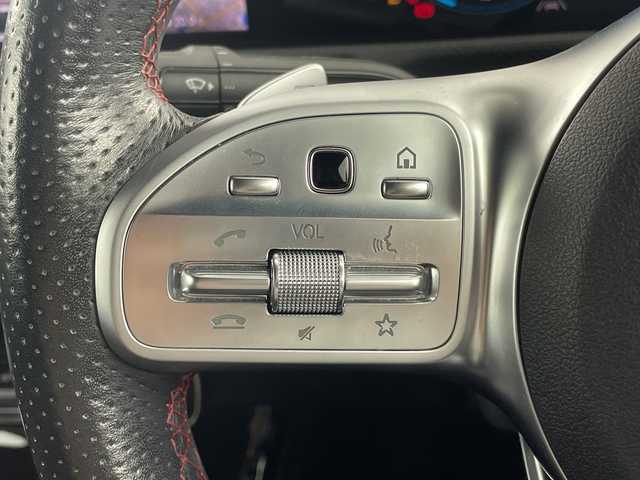 メルセデス・ベンツ Ａ１８０ セダン スタイル AMGライン 愛知県 2019(令1)年 3.7万km デジタルホワイト メーカーナビ（AM/FM/フルセグ/BT）/サンルーフ/レーダークルーズコントロール/バックカメラ/純正アルミホイール/ハーフレザーシート/D/N席パワーシート/D/N席シートヒーター/アクティブブレーキアシスト/アクティブレーンキーピングアシスト/アクティブステアリングアシスト/ブラインドスポットアシスト/レーンチェンジアシスト/アテンションアシスト/パークトロニック/道路標識アシスト/革巻きステアリング/パドルシフト/ETC/LEDヘッドライト/前後コーナーセンサー/プッシュスタート/スマートキー/純正フロアマット/保証書・取扱説明書