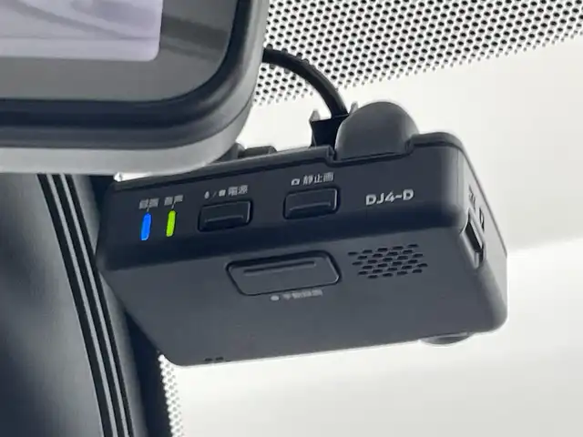 日産 セレナ e-パワー オーテック セーフティPKG 埼玉県 2019(令1)年 0.9万km ブリリアントホワイトパール 純正9インチSDナビ/ CD DVD フルセグTV Bluetooth/フリップダウンモニター/アラウンドビューモニター/プロパイロット/レーンキープアシスト/パーキングアシスト/デジタルインナーミラー/両側パワースライドドア/シートヒーター/ステアリングヒーター/ドライブレコーダー/LEDオートライト/スマートキー/ETC